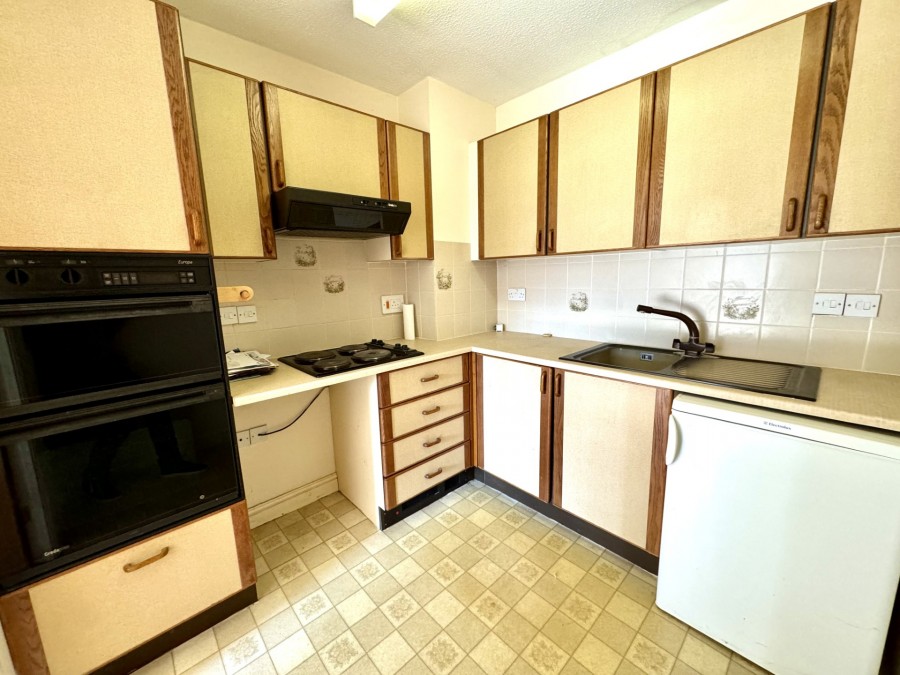 Images for Cedar Lodge, Hartford Court, Hartley Wintney