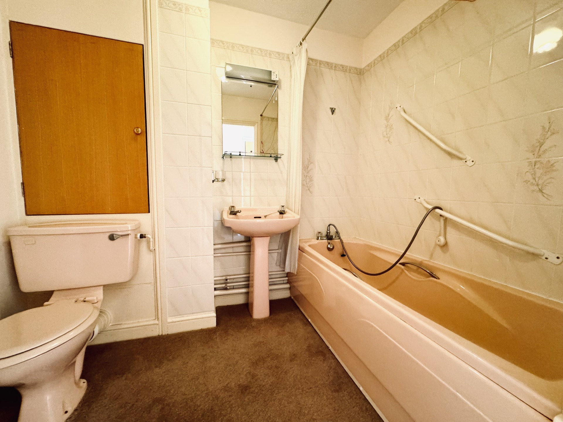 Images for Cedar Lodge, Hartford Court, Hartley Wintney