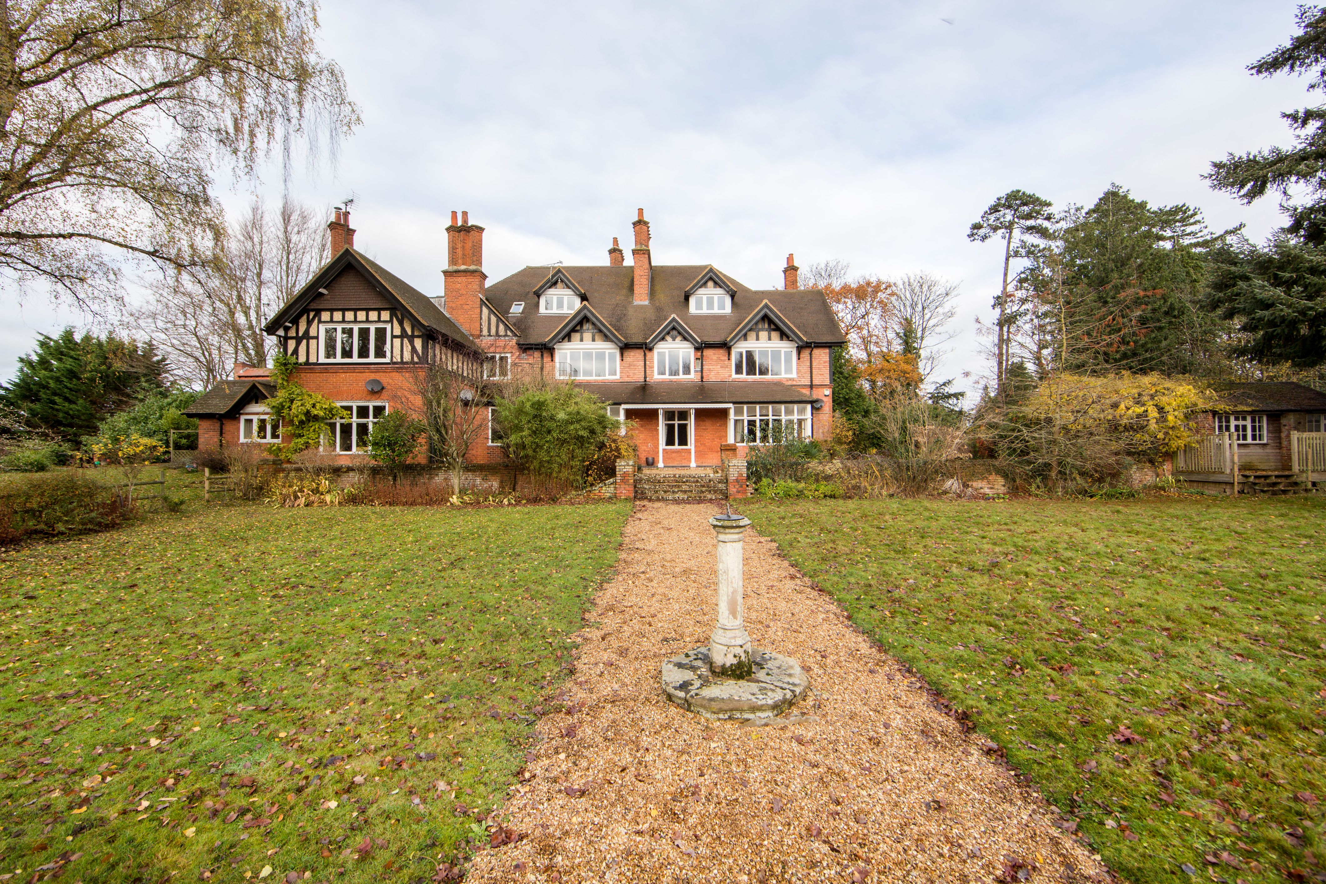 Images for Shapley House, London Road, Hartley Wintney