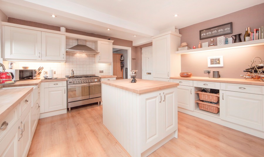 Images for Shapley House, London Road, Hartley Wintney
