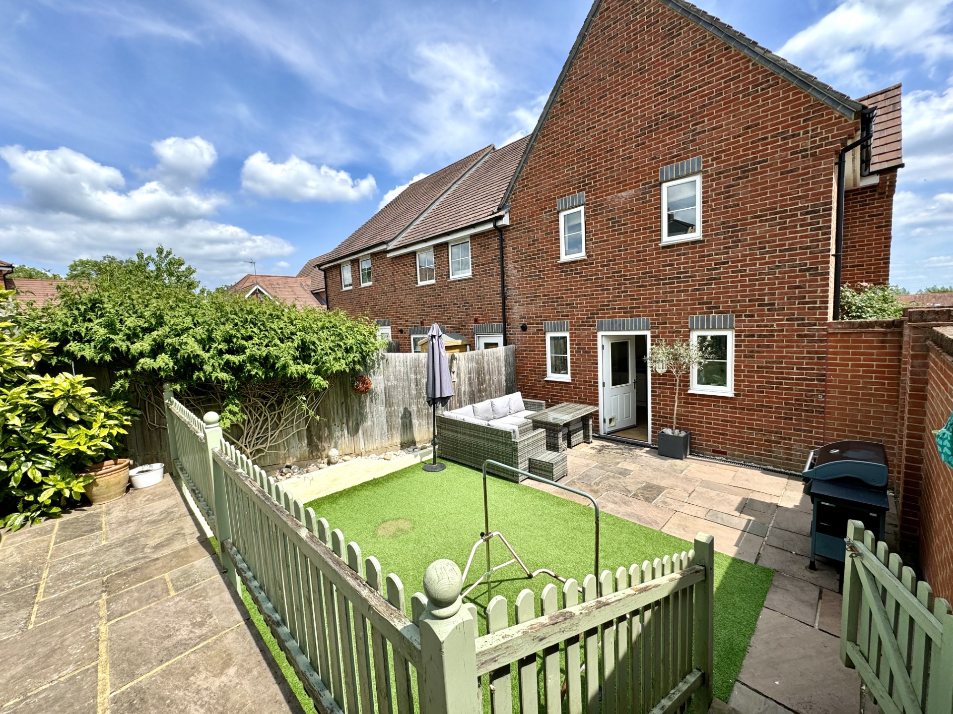 Images for Vaughan Close, Hartley Wintney