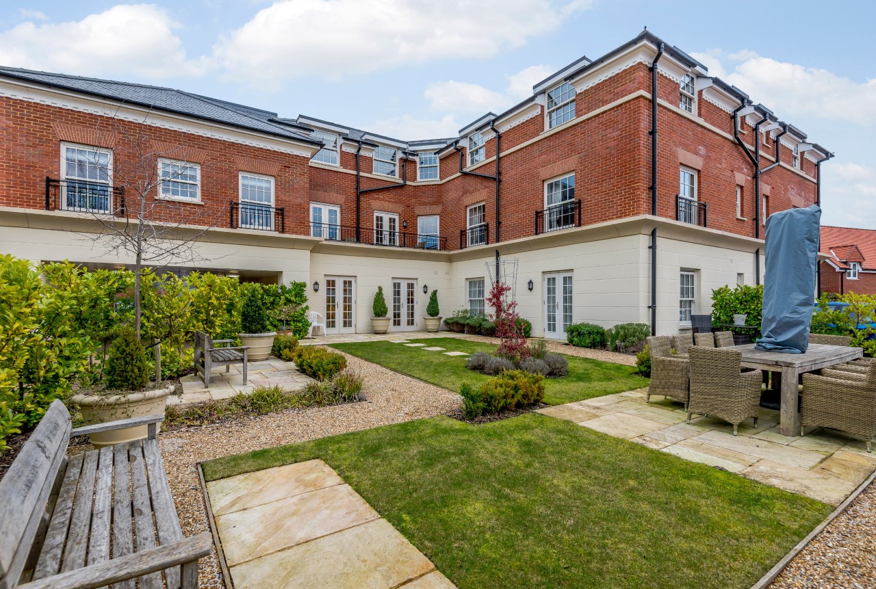 Images for Fleur De Lis, Hartley Wintney