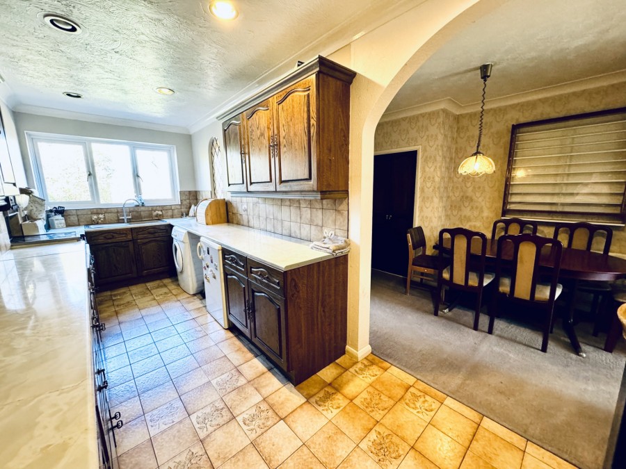 Images for Robins Grove Crescent, Yateley