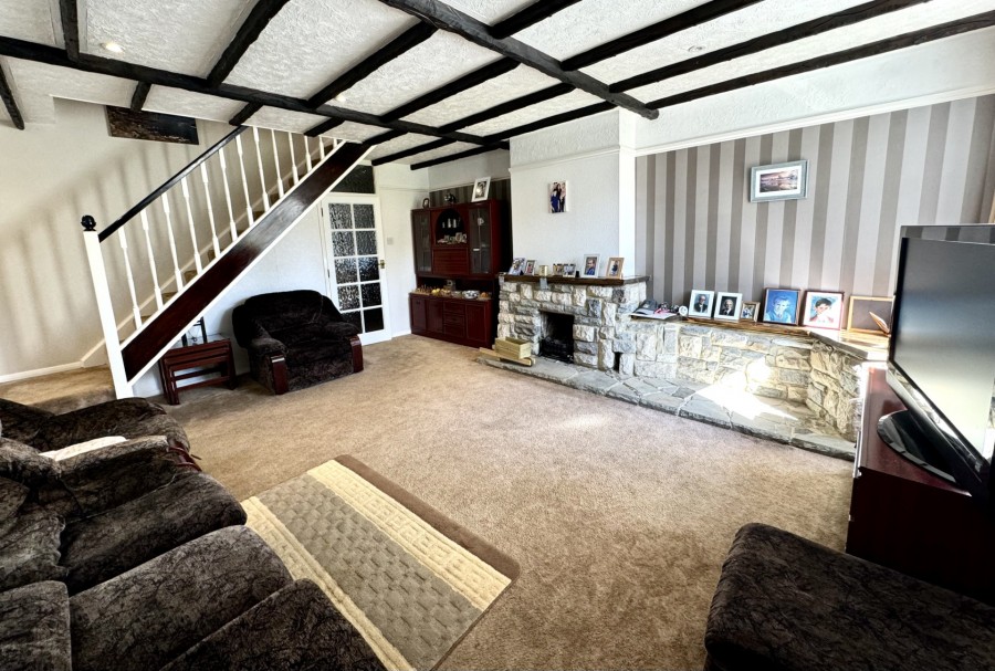 Images for Robins Grove Crescent, Yateley