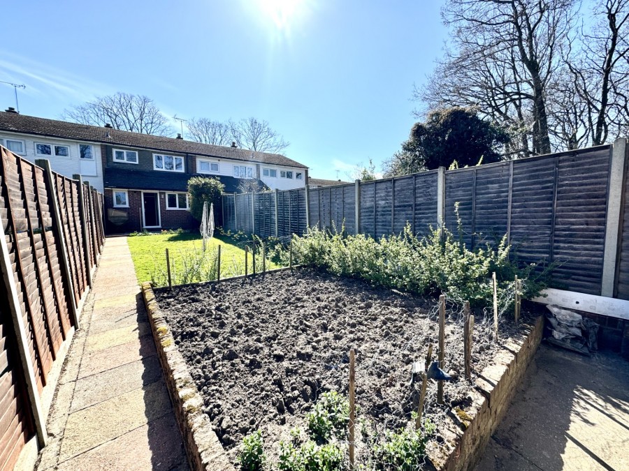 Images for Robins Grove Crescent, Yateley