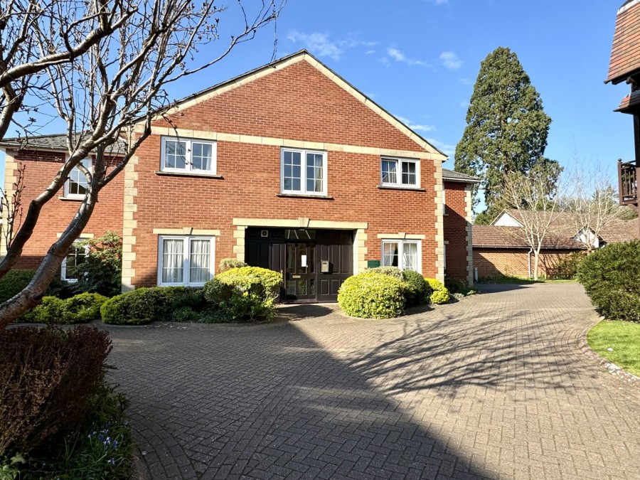 Images for Cedar Lodge, Hartford Court, Hartley Wintney