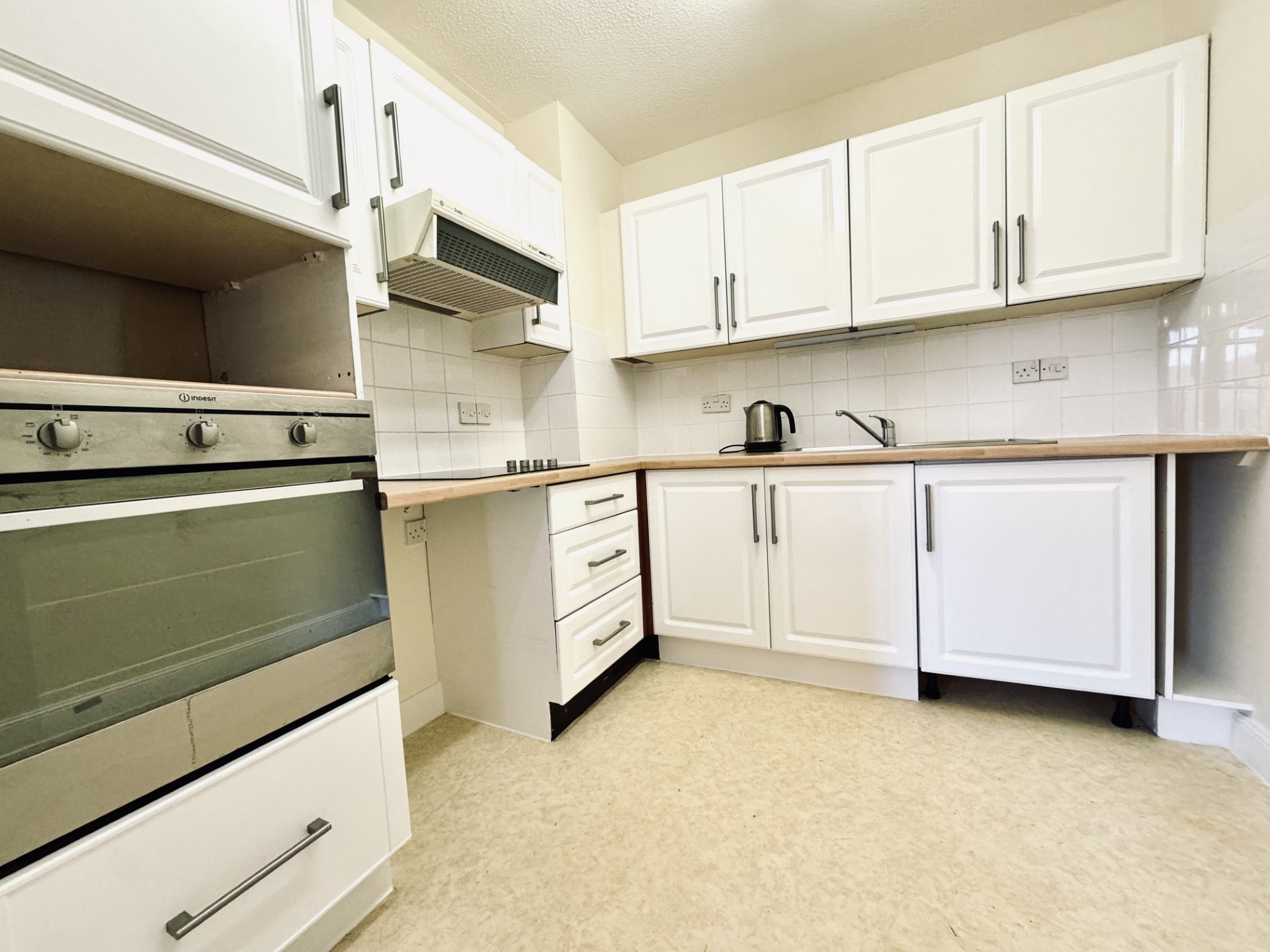Images for Cedar Lodge, Hartford Court, Hartley Wintney