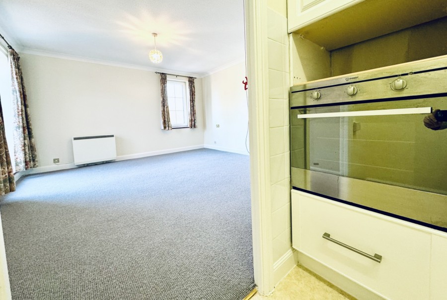 Images for Cedar Lodge, Hartford Court, Hartley Wintney
