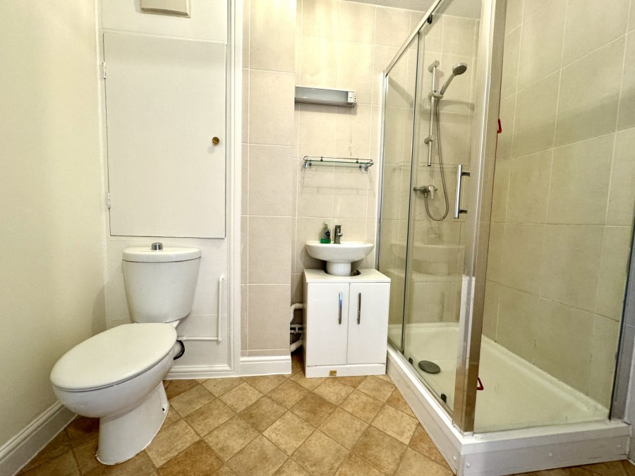 Images for Cedar Lodge, Hartford Court, Hartley Wintney