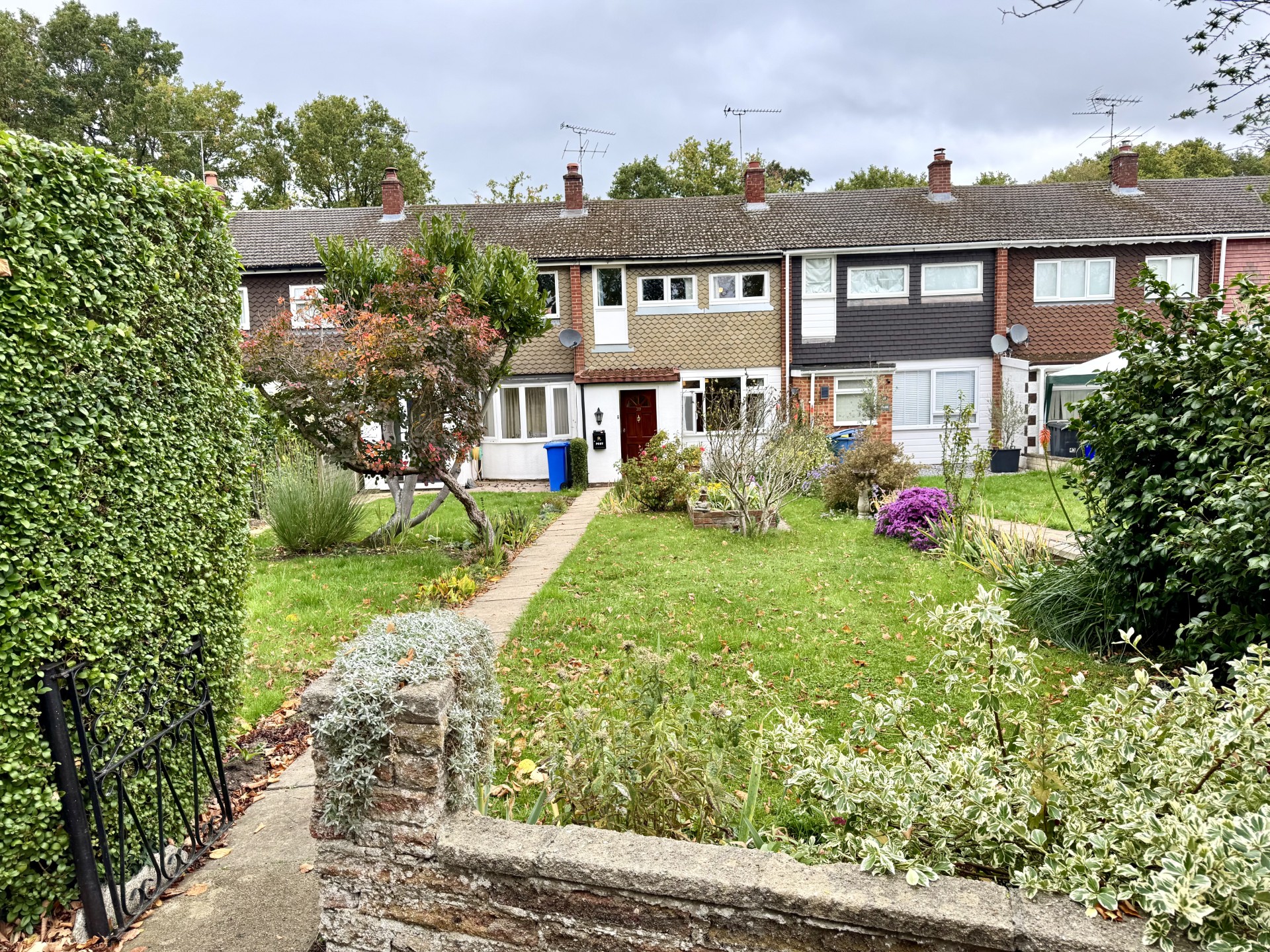 Images for Robins Grove Crescent, Yateley