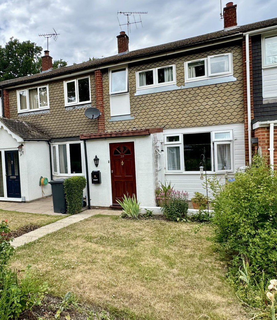 Images for Robins Grove Crescent, Yateley