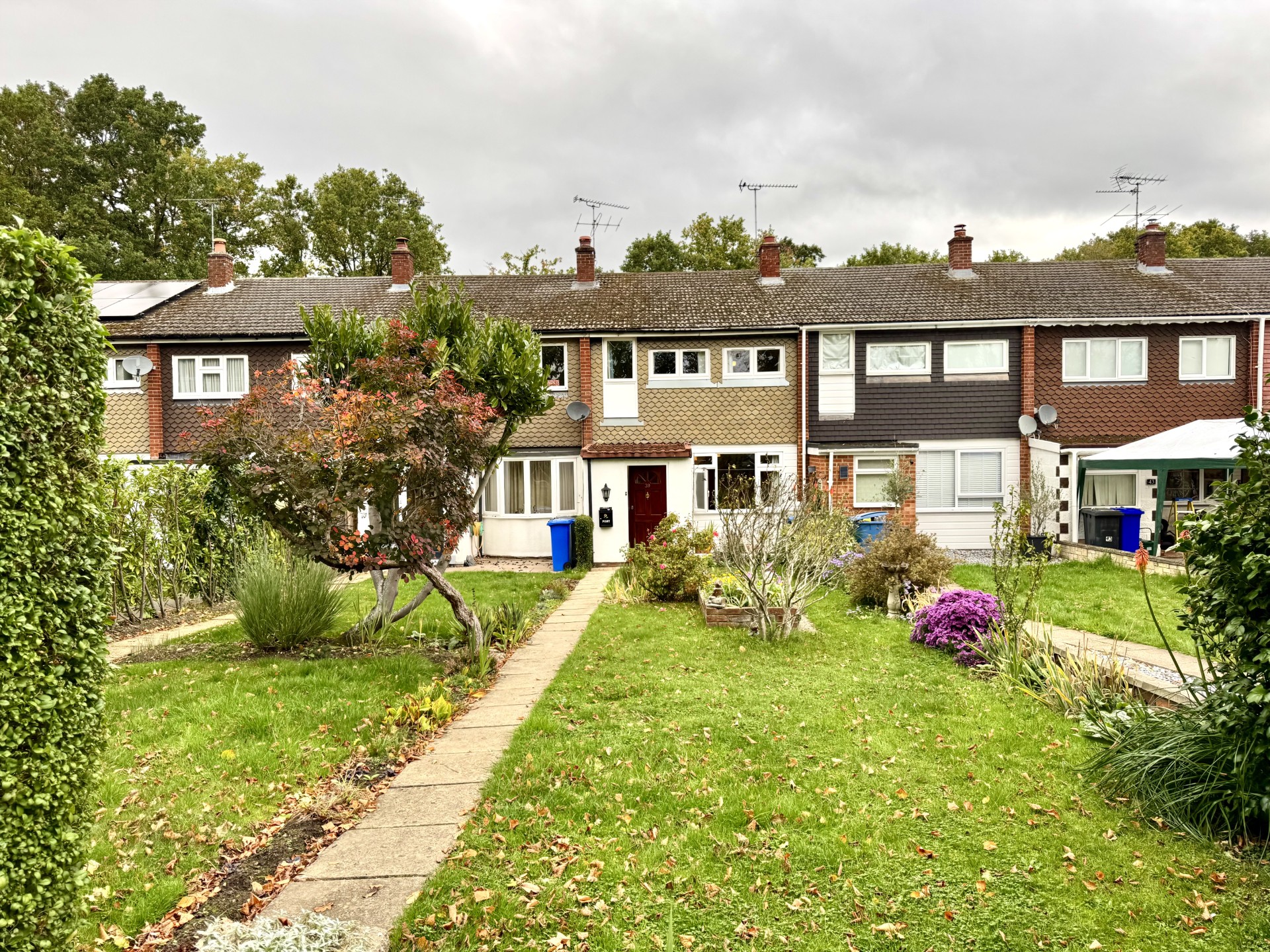 Images for Robins Grove Crescent, Yateley