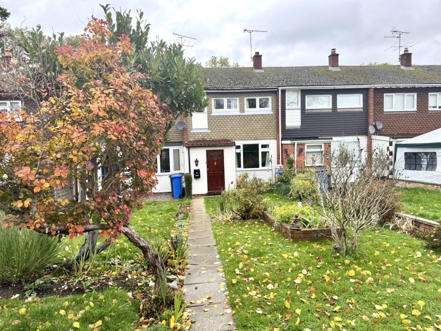 Images for Robins Grove Crescent, Yateley