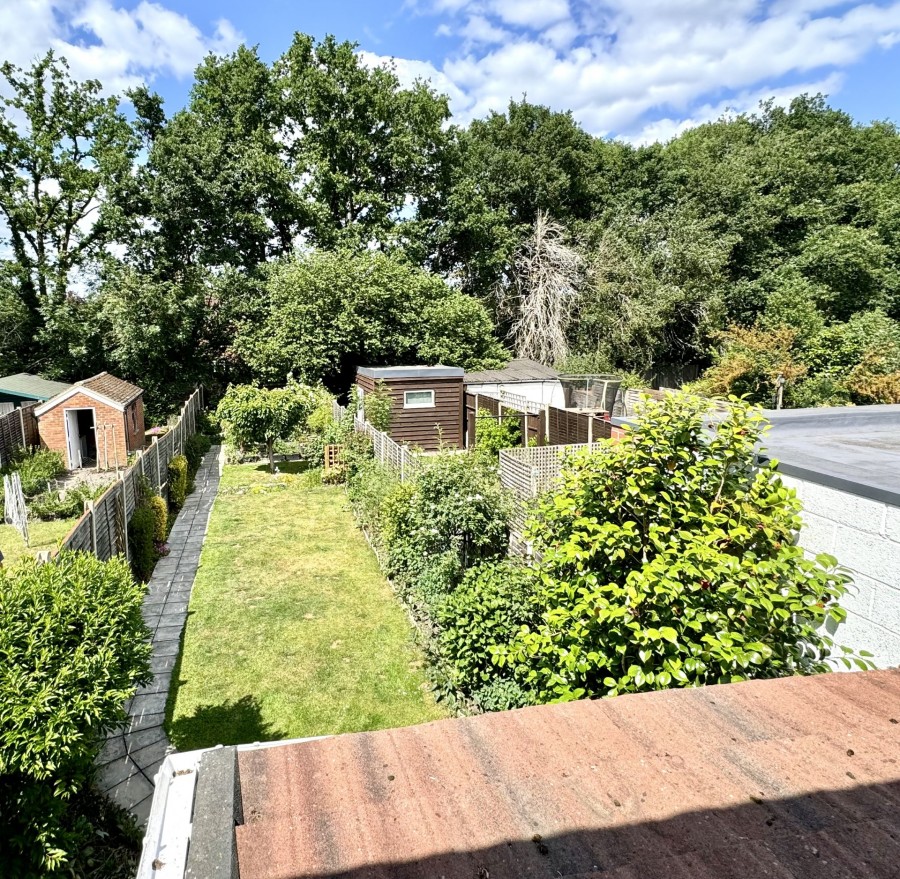 Images for Robins Grove Crescent, Yateley