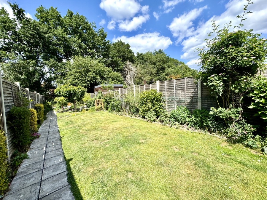 Images for Robins Grove Crescent, Yateley