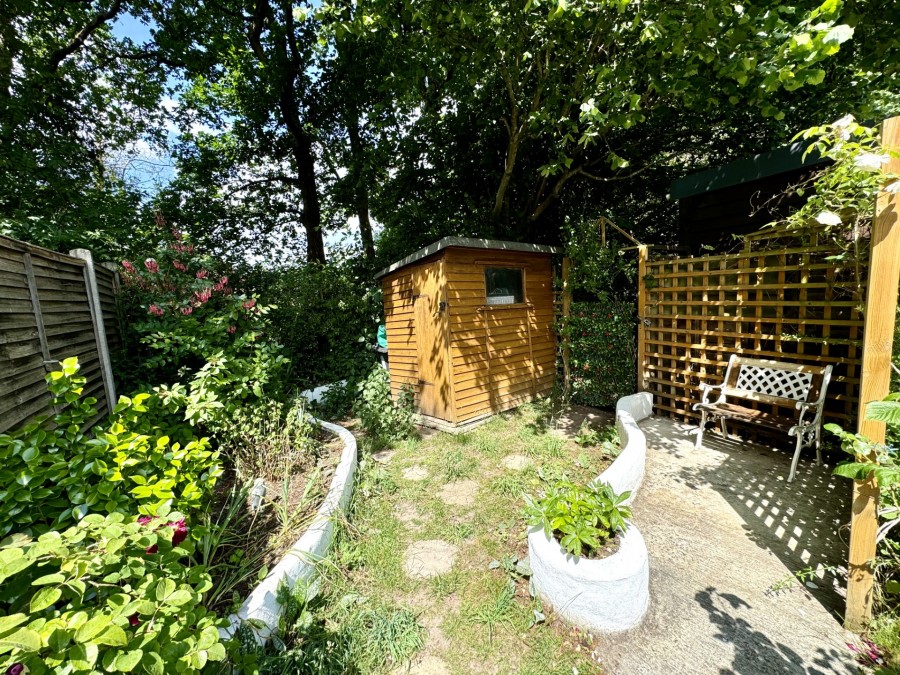 Images for Robins Grove Crescent, Yateley