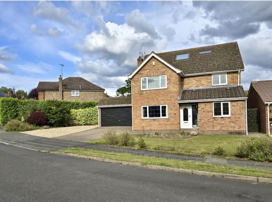 Images for Franklin Avenue, Hartley Wintney
