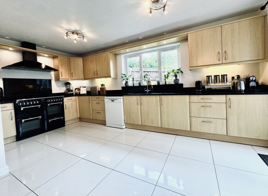 Images for Franklin Avenue, Hartley Wintney