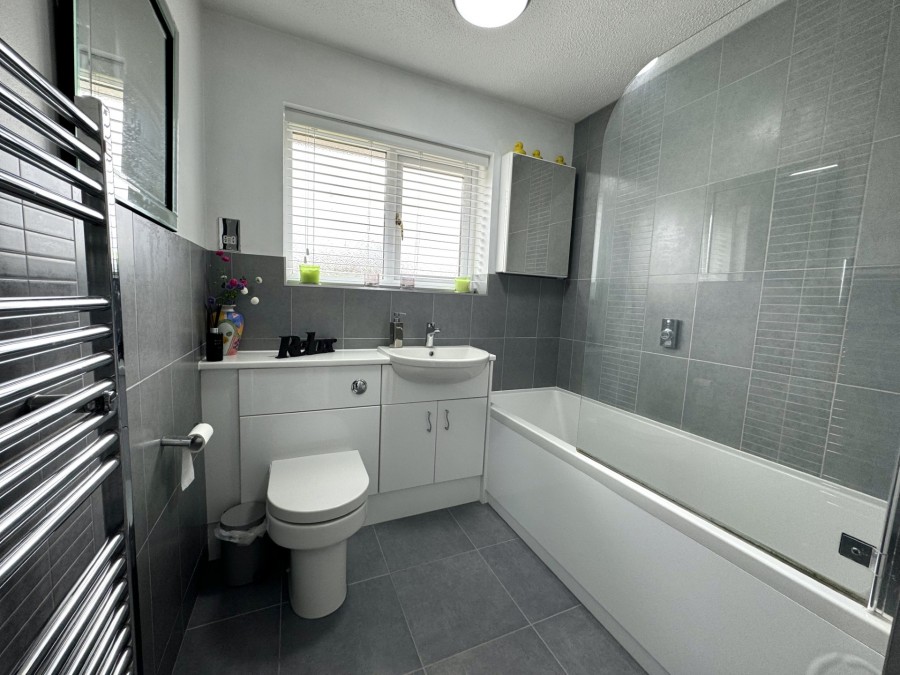 Images for Franklin Avenue, Hartley Wintney