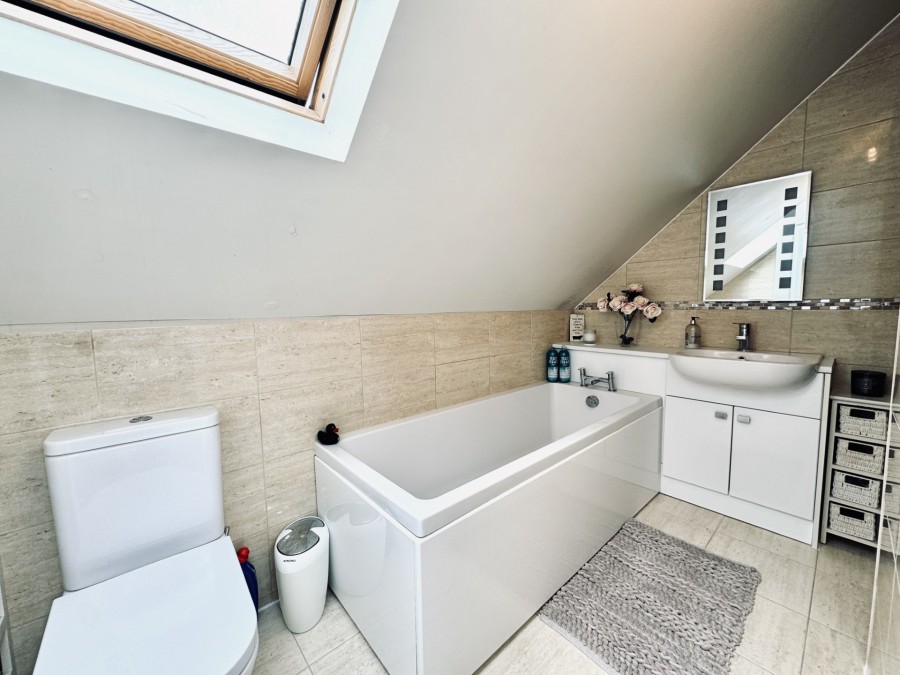 Images for Franklin Avenue, Hartley Wintney