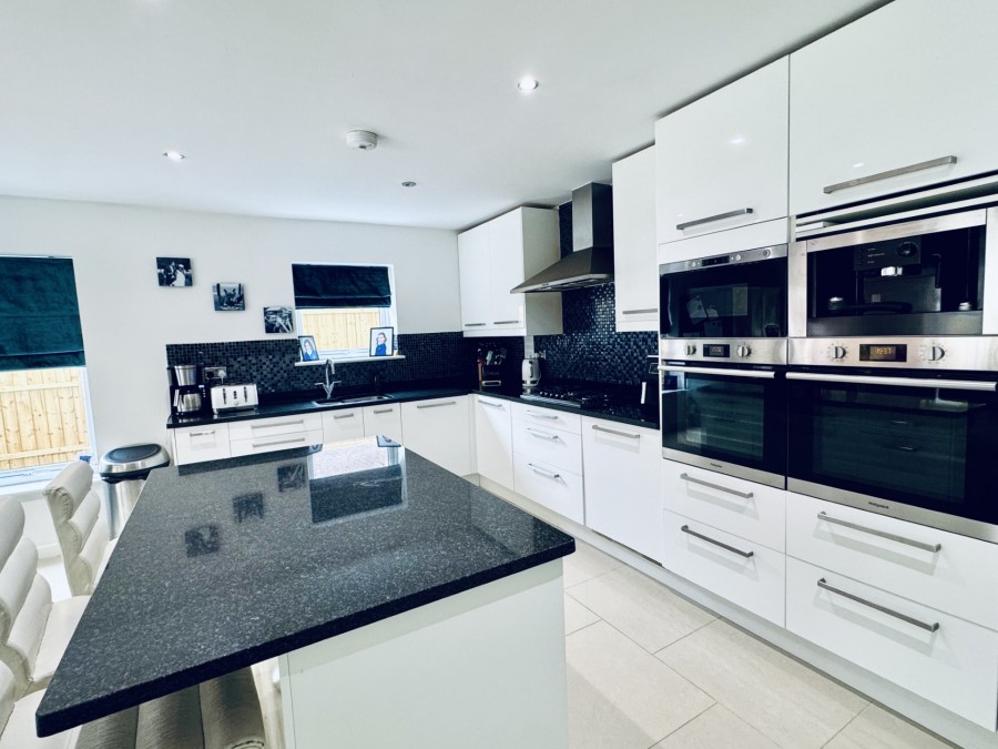 Images for Kempshott, Basingstoke