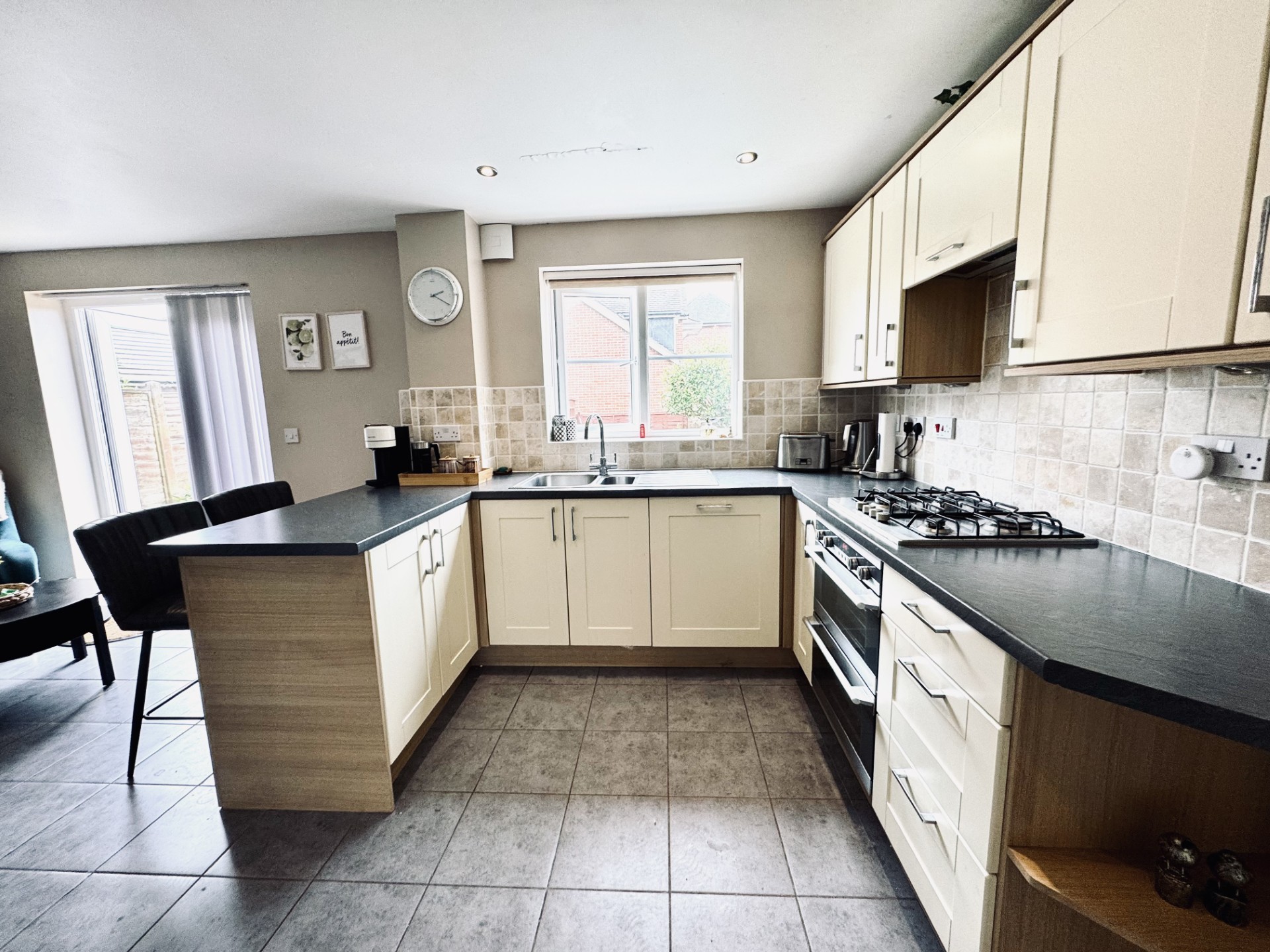 Images for Dorset Crescent, Basingstoke