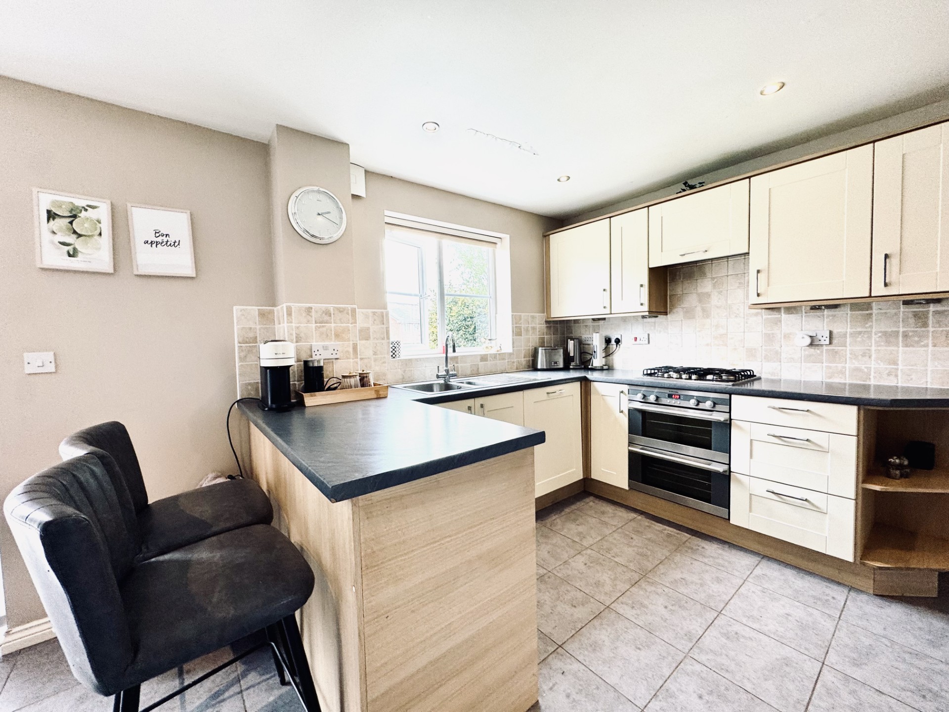 Images for Dorset Crescent, Basingstoke