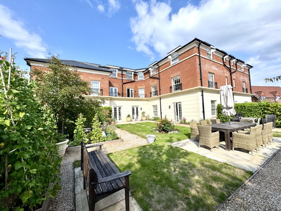 Images for Fleur De Lis, Dairy Walk, Hartley Wintney