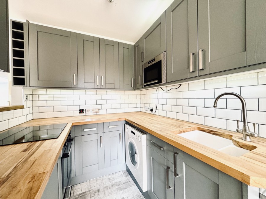 Images for Firgrove Manor, Firgrove Road, Eversley