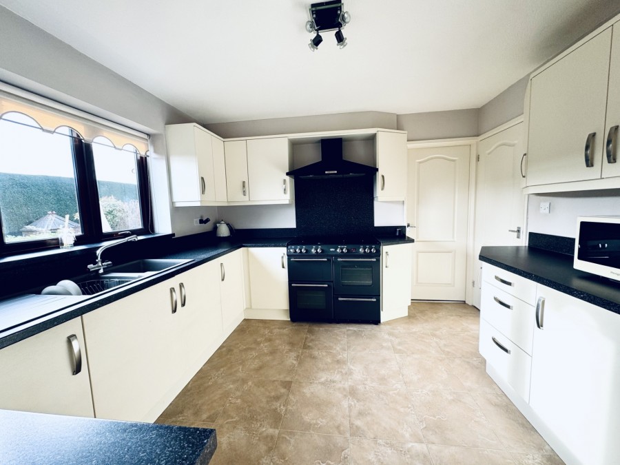 Images for Trefoil Close, Hartley Wintney