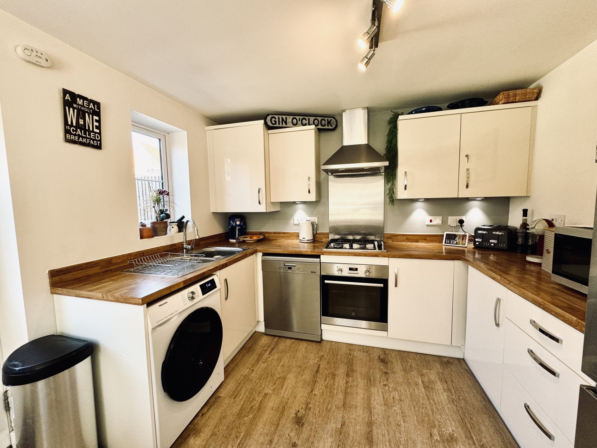 Images for Vaughan Close, Hartley Wintney