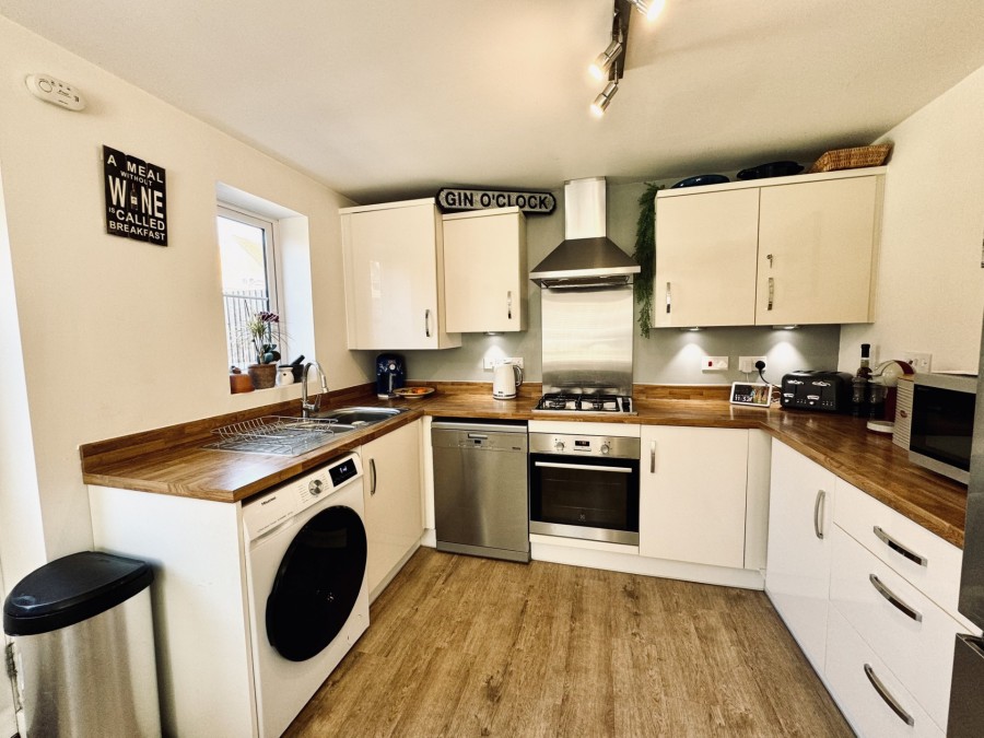 Images for Vaughan Close, Hartley Wintney