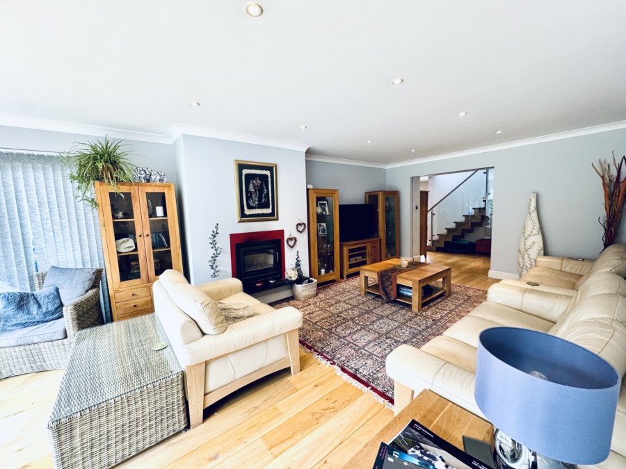 Images for Heath Ride, Finchampstead, Wokingham