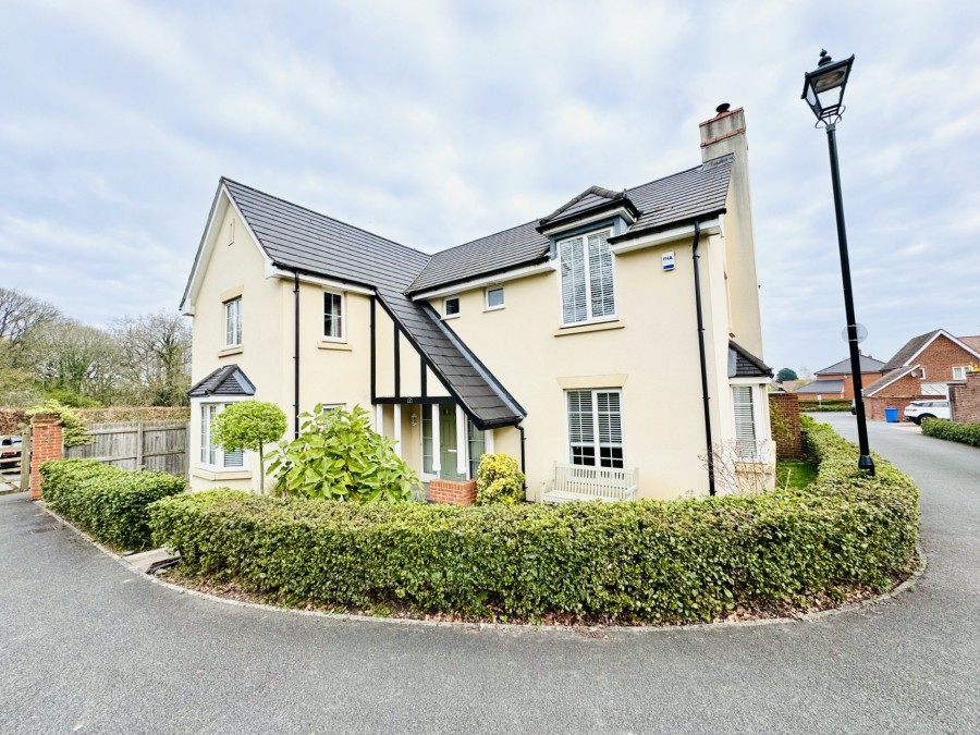 Images for Chestnut Gardens, Hartley Wintney