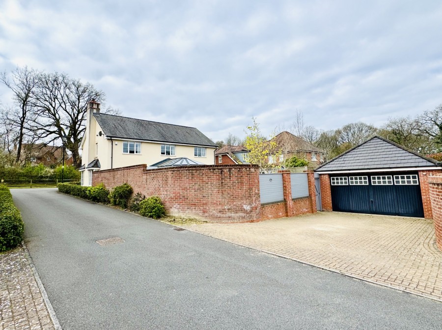 Images for Chestnut Gardens, Hartley Wintney