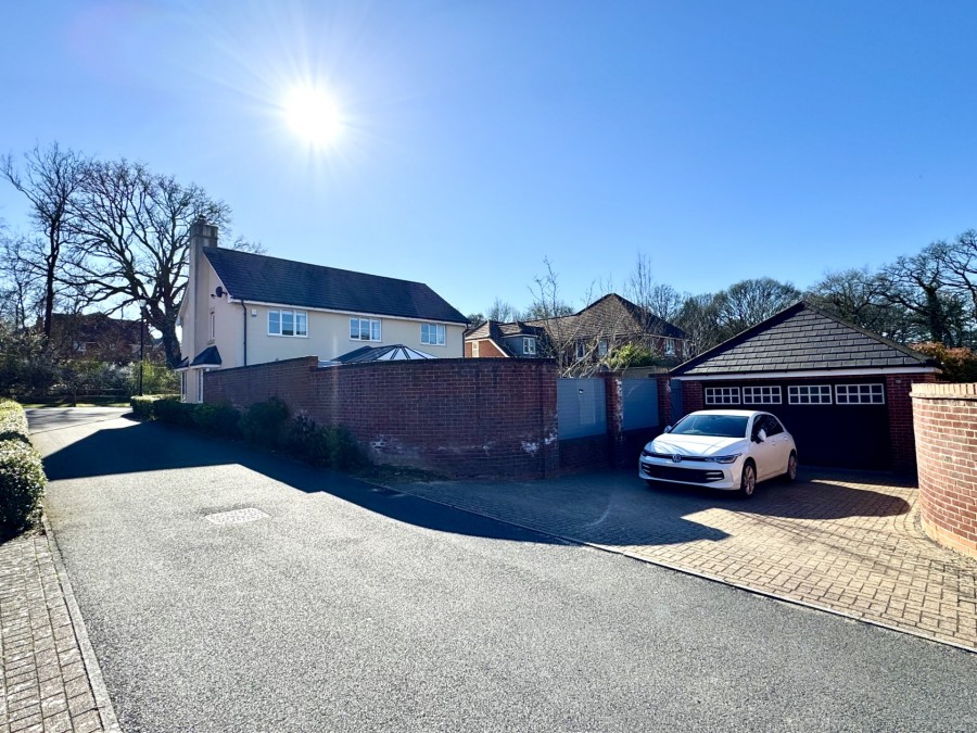 Images for Chestnut Gardens, Hartley Wintney