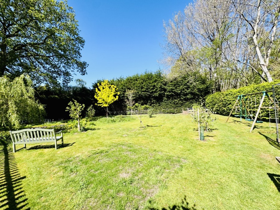 Images for Hazeley Bottom, Hartley Wintney