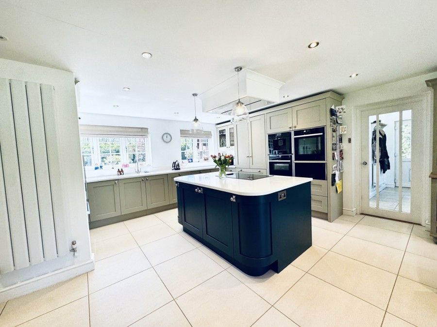 Images for Hazeley Bottom, Hartley Wintney