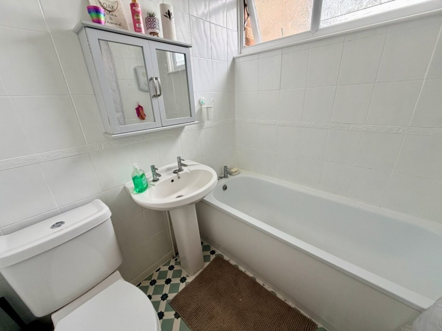 Images for Oakridge, Basingstoke