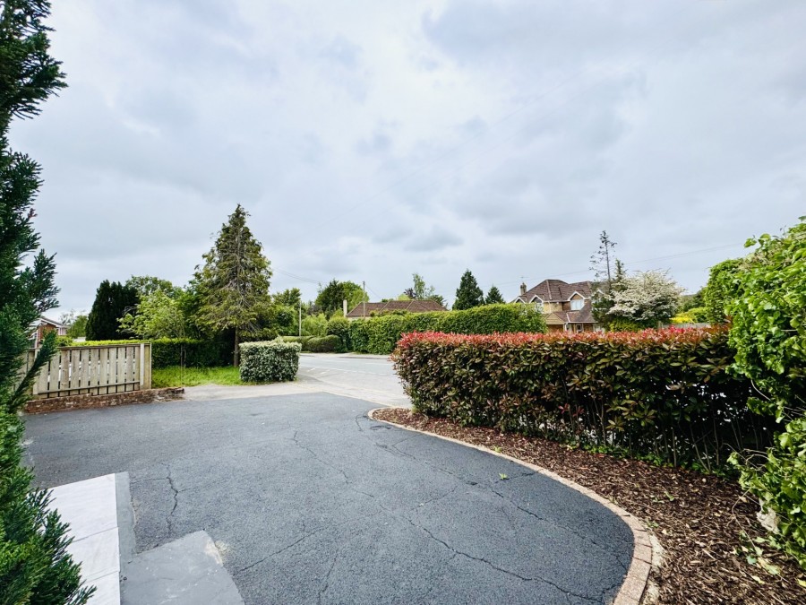 Images for Bracknell Lane, Hartley Wintney