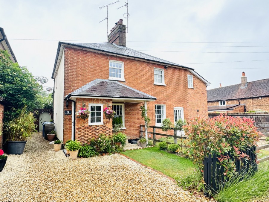 Images for East View Cottages, London Road, Hartley Wintney