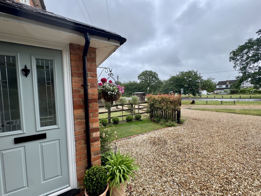 Images for East View Cottages, London Road, Hartley Wintney