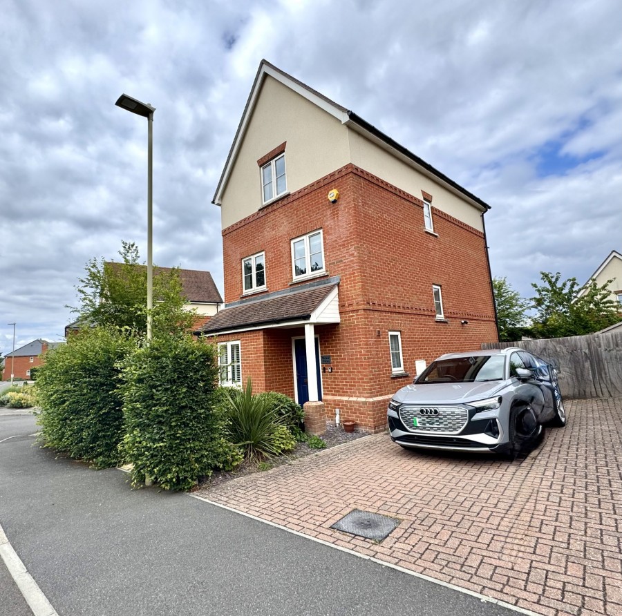 Images for Dunnett Close, Hartley Wintney