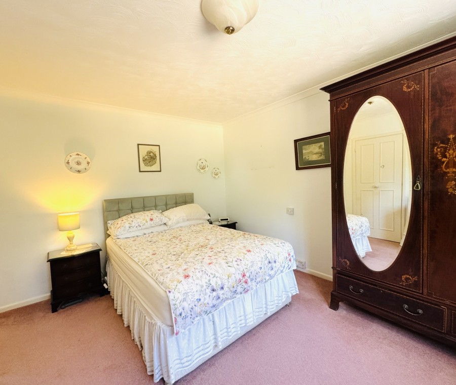 Images for Meadow Lane, Hartley Wintney